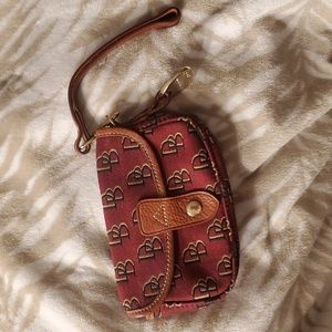 Dooney & Bourke wristlet EUC